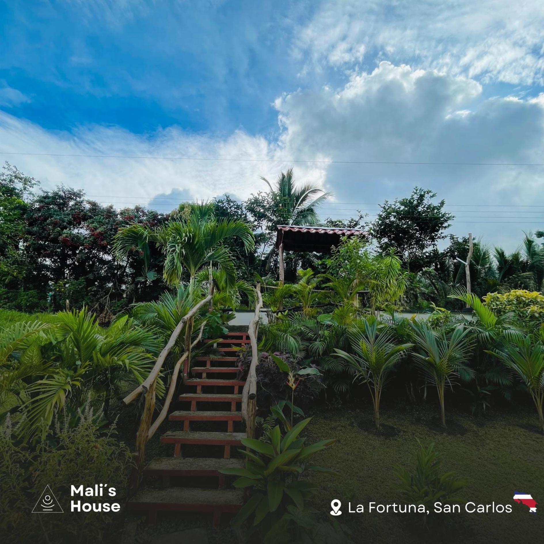Mali'S House Hotel La Fortuna Exterior foto