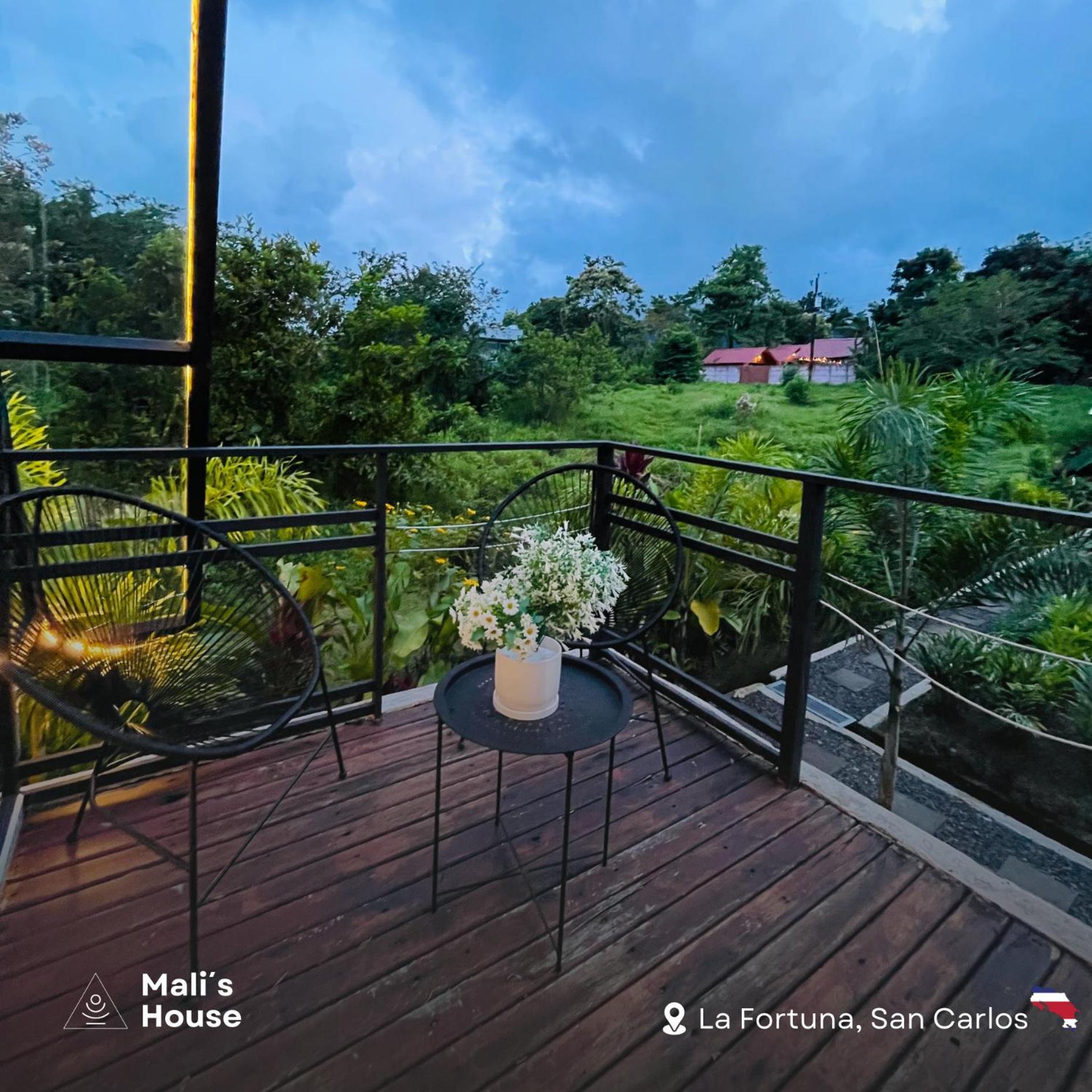 Mali'S House Hotel La Fortuna Exterior foto